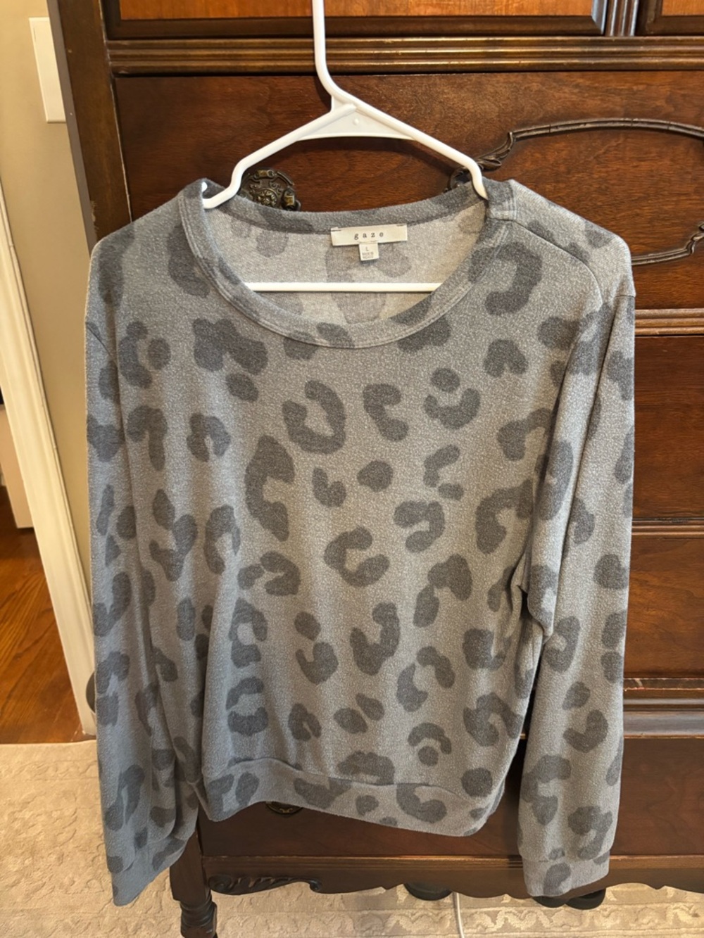 gaze Gray Leopard Print Crewneck Sweater